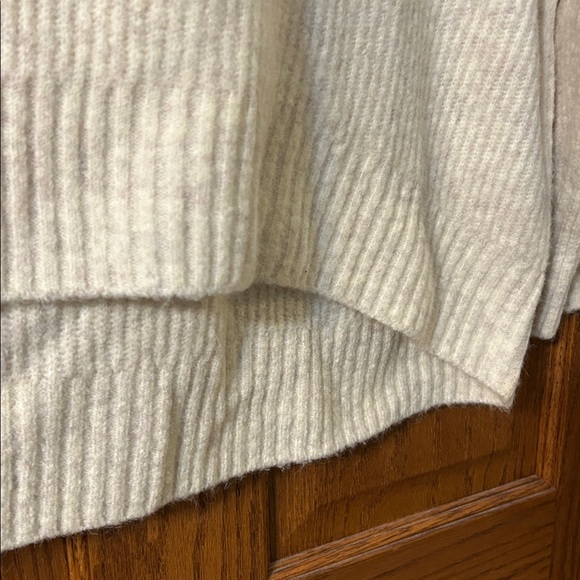 Lou & Grey Cream V-Neck Hooded Sweater - Picture 3 of 8
